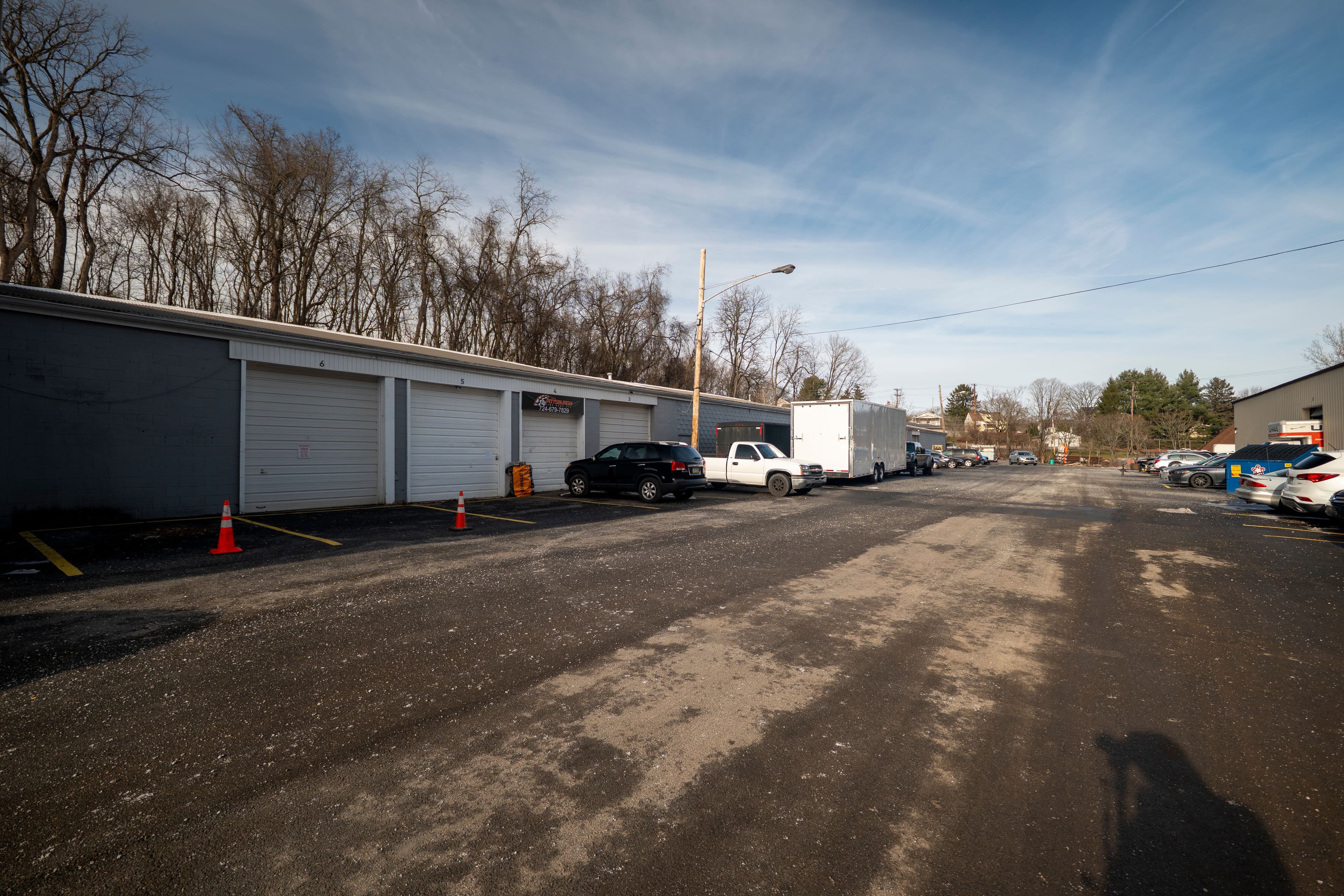 400 Railroad Exterior